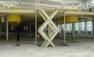 車站檢修得力助手：自行式剪叉升降平臺(tái)的靈活應(yīng)用