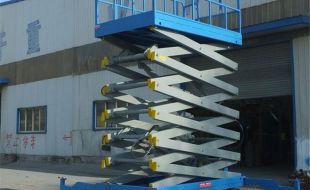 便利采納高空作業(yè)平臺提升機(jī)場清潔工作效率